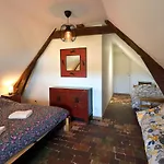 Le Presbytere De Buis بيت للعطل