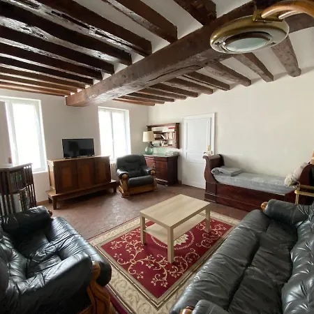 Le Presbytere De Buis بيت للعطل Créton